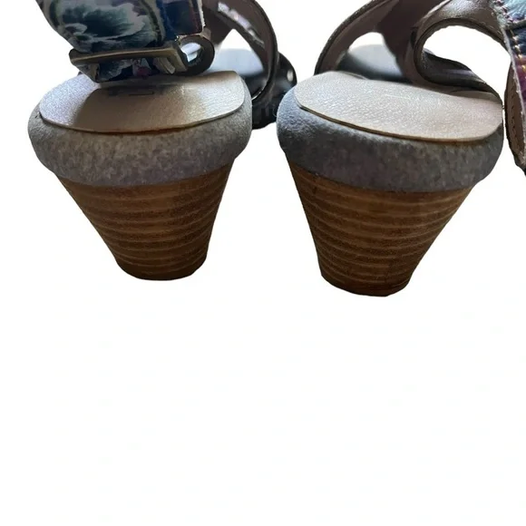 L'ARTISTE Flourisha Gladiator‎ Sandals